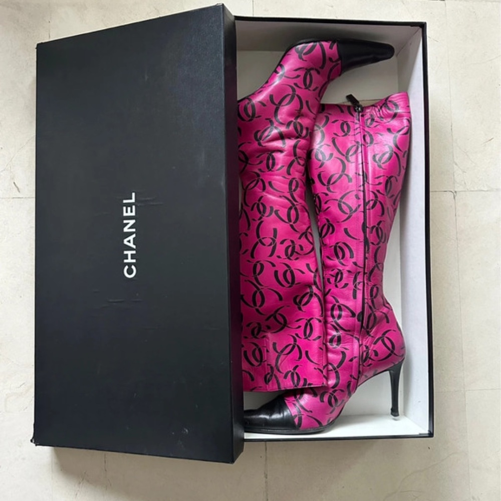 Vintage Chanel boots - Picture 2 of 8